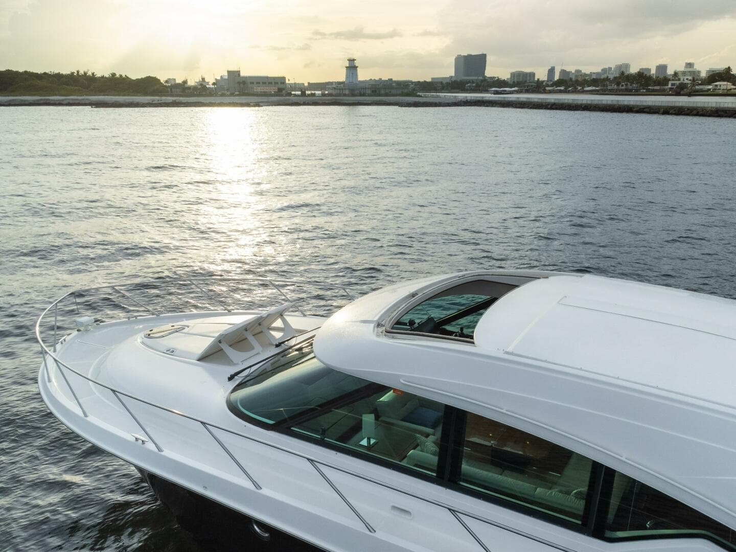 2017 Tiara Yachts C53 Coupe photo 8