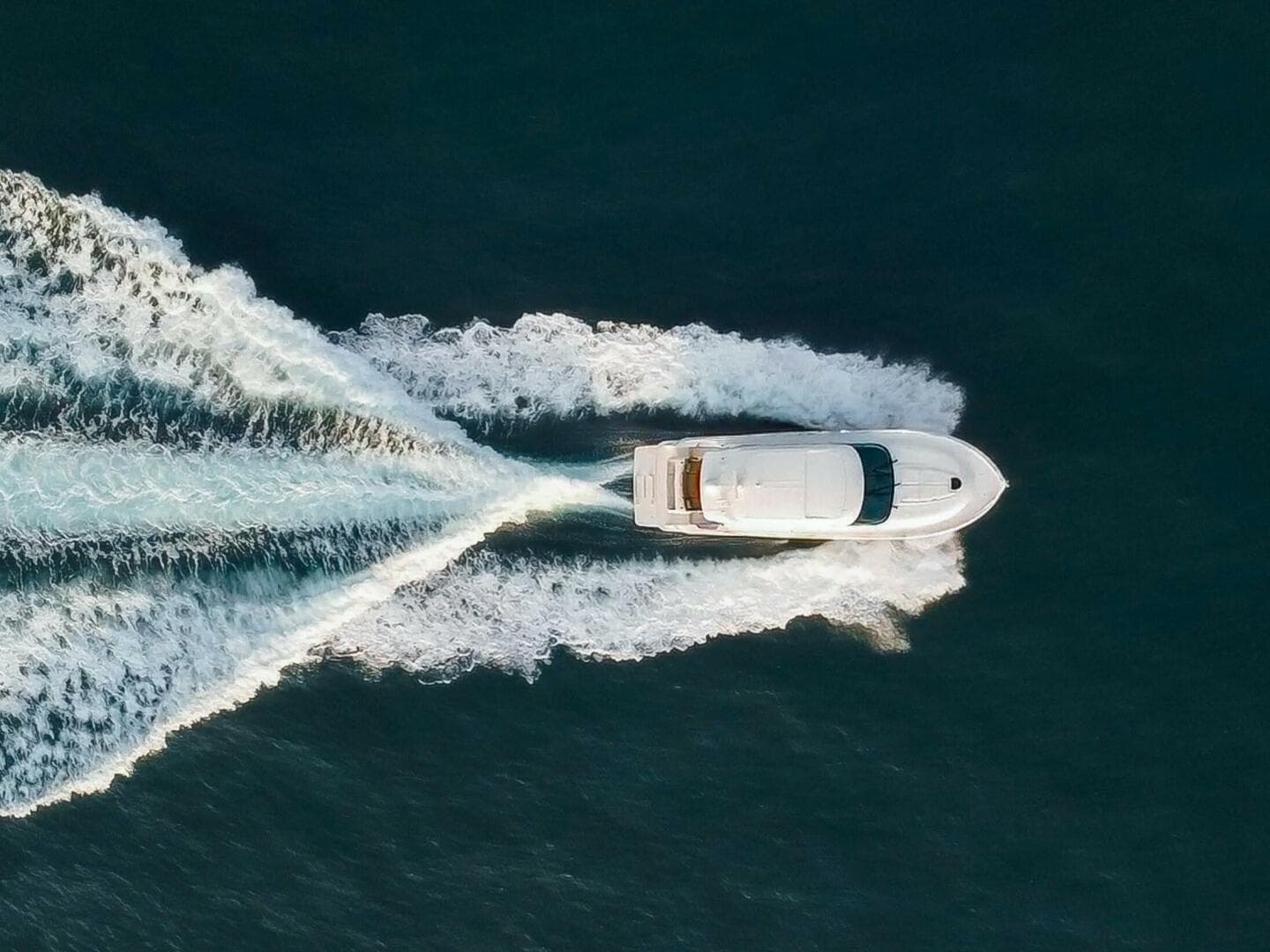 2017 Tiara Yachts C53 Coupe photo 7
