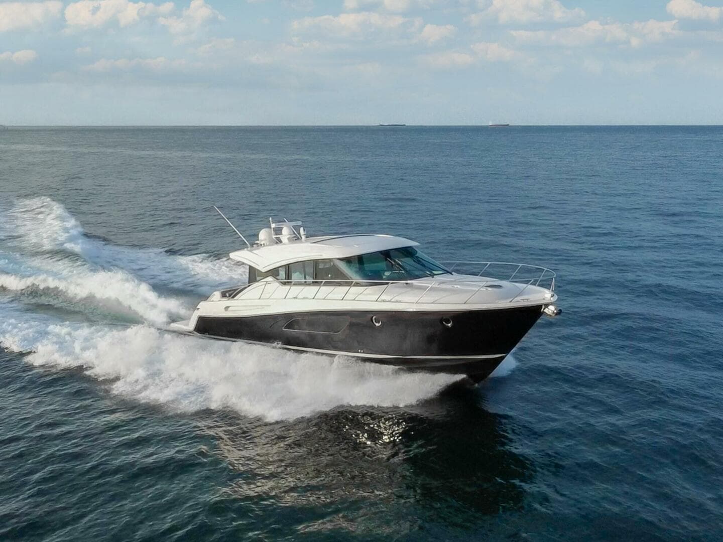 2017 Tiara Yachts C53 Coupe photo 5