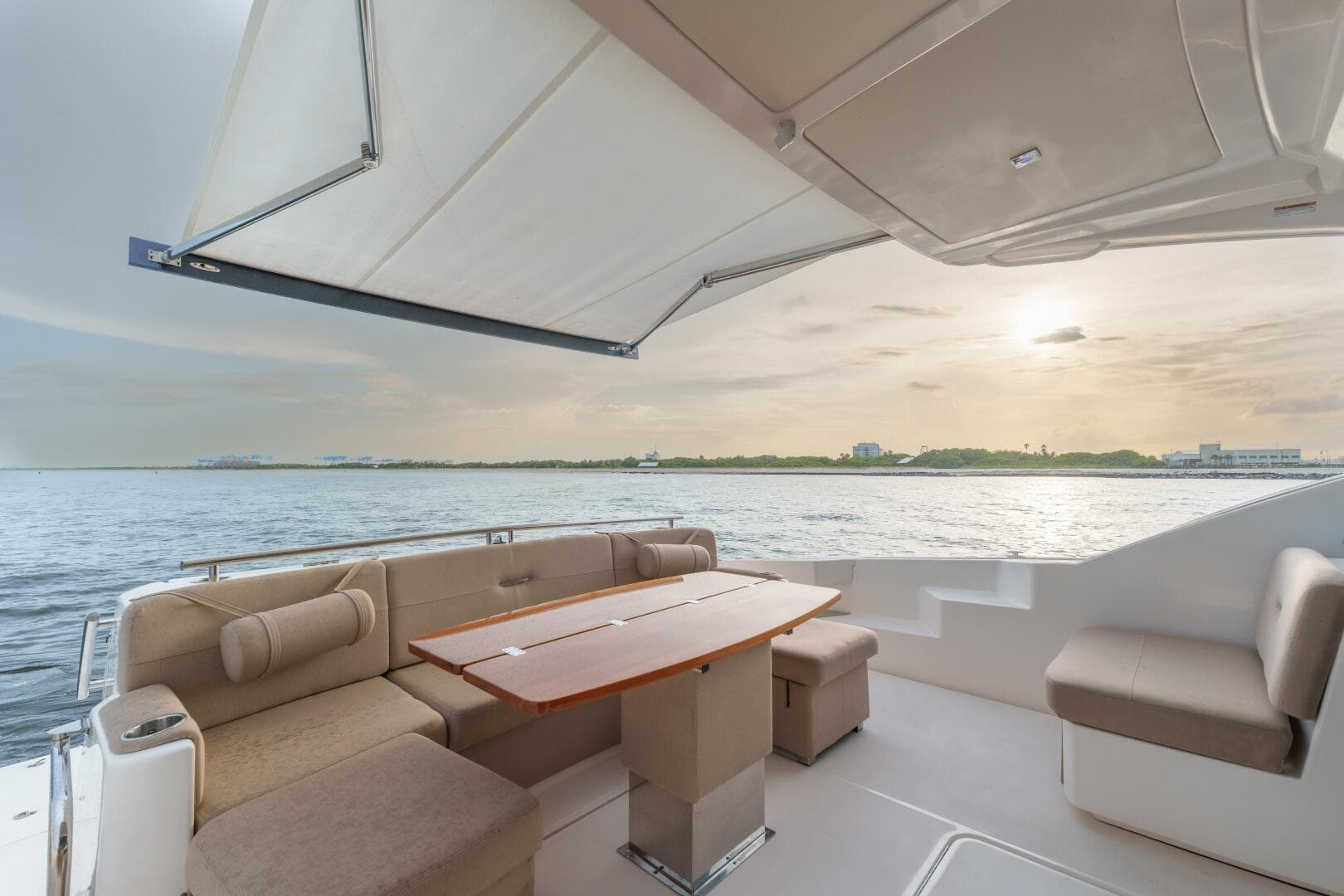 2017 Tiara Yachts C53 Coupe photo 16