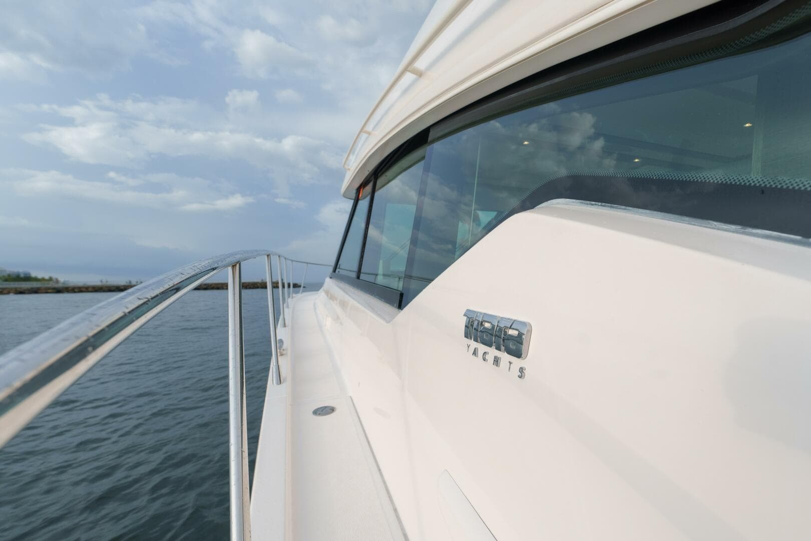 2017 Tiara Yachts C53 Coupe photo 10