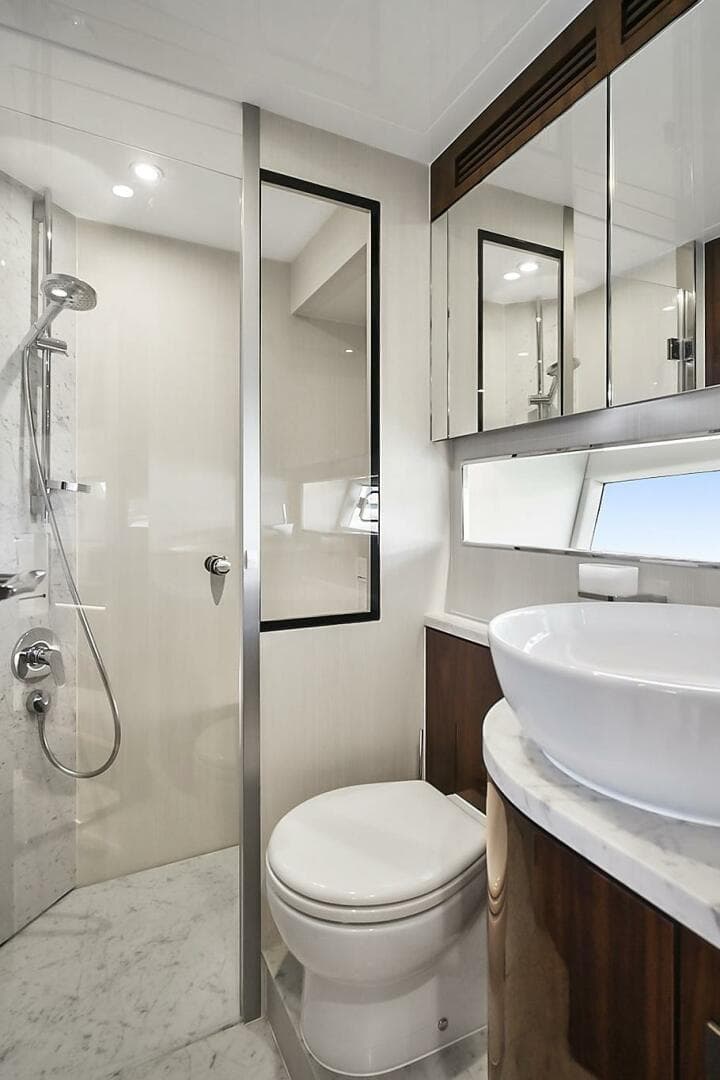 2021 Fairline Squadron 68 photo 44