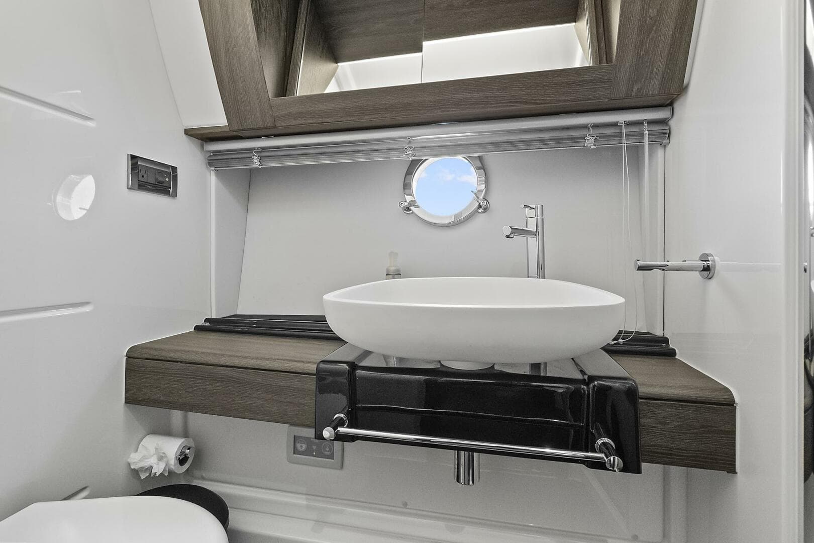 2021 Fairline Squadron 68 photo 47