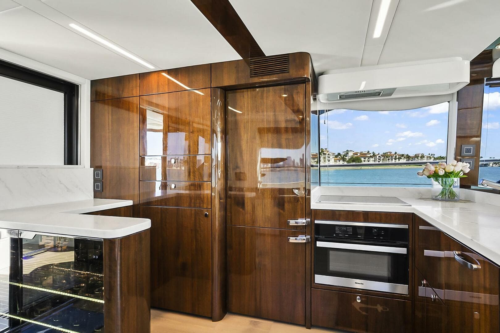 2021 Fairline Squadron 68 photo 21