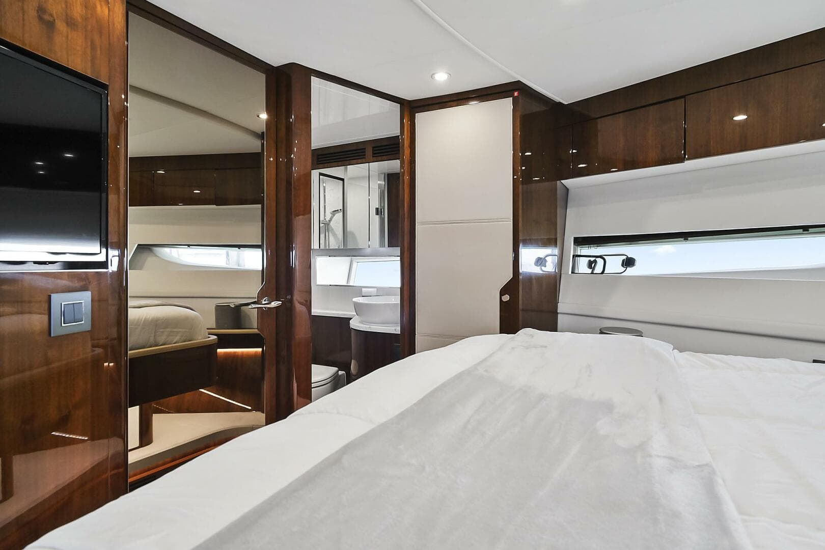 2021 Fairline Squadron 68 photo 41