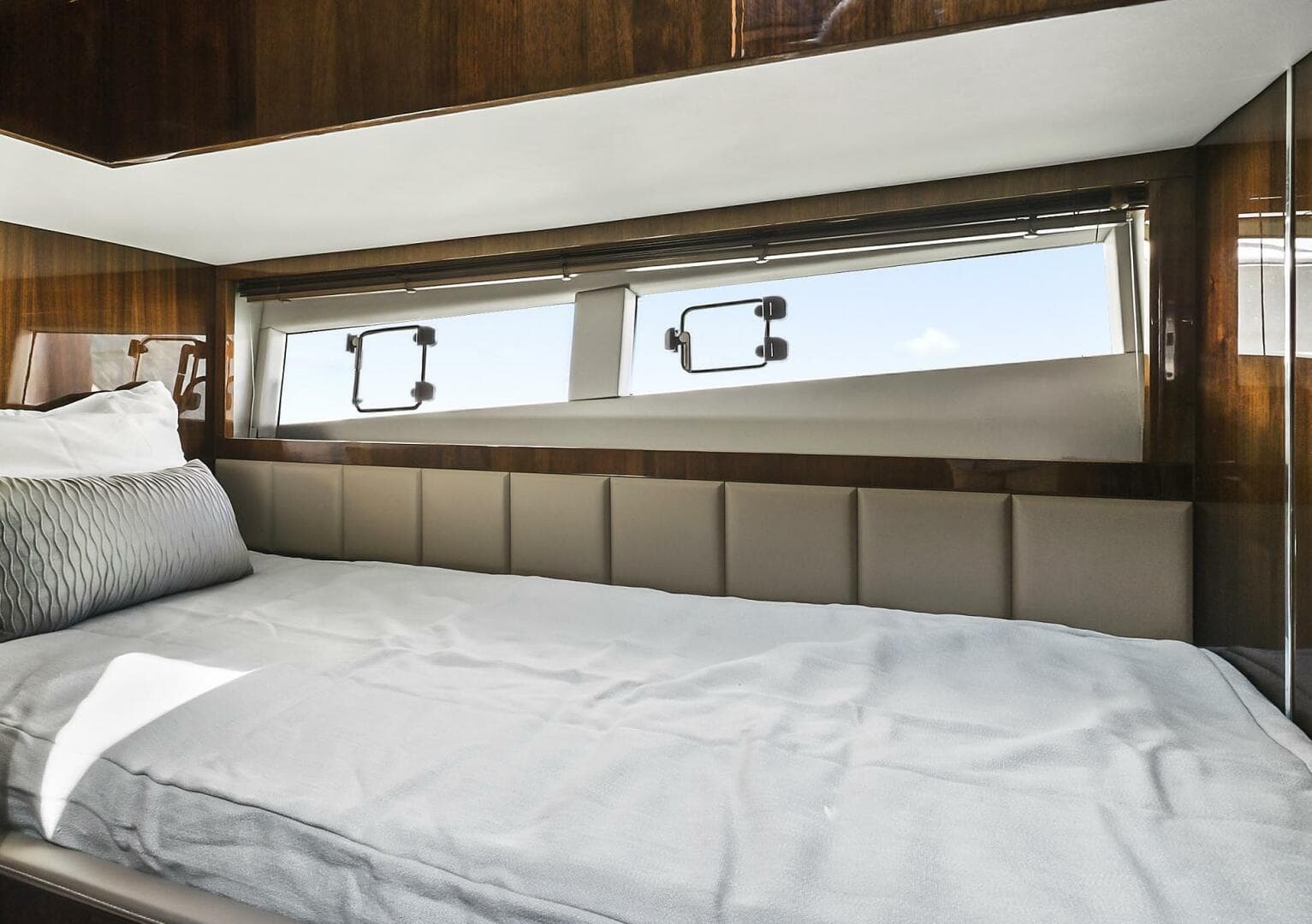 2021 Fairline Squadron 68 photo 31