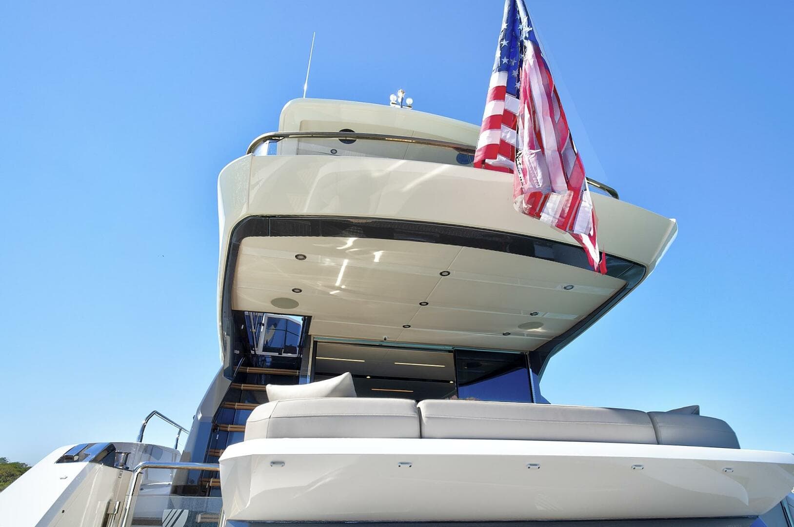 2021 Fairline Squadron 68 photo 11