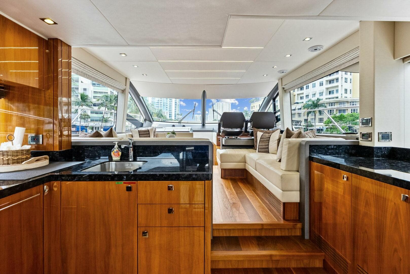 2020 Sunseeker Manhattan 52 photo 38
