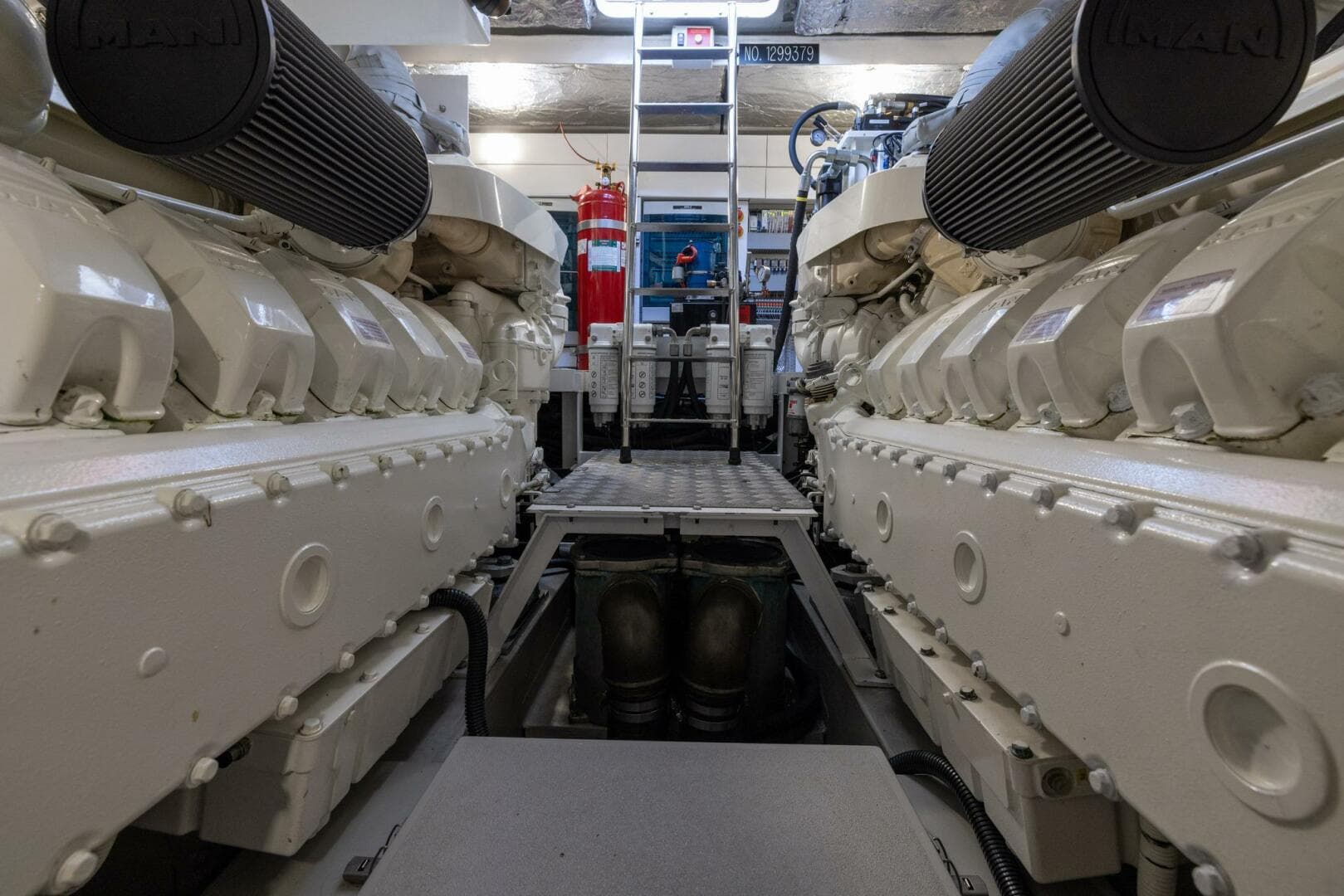 2020 Sunseeker Predator photo 29