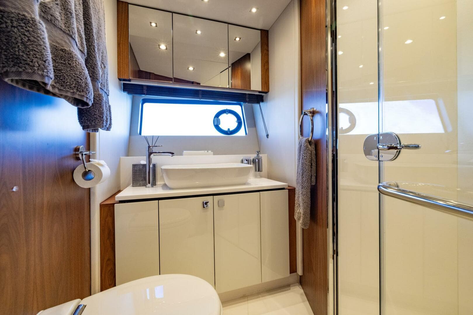 2020 Sunseeker Predator photo 35