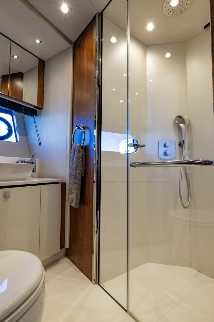 2020 Sunseeker Predator photo 36