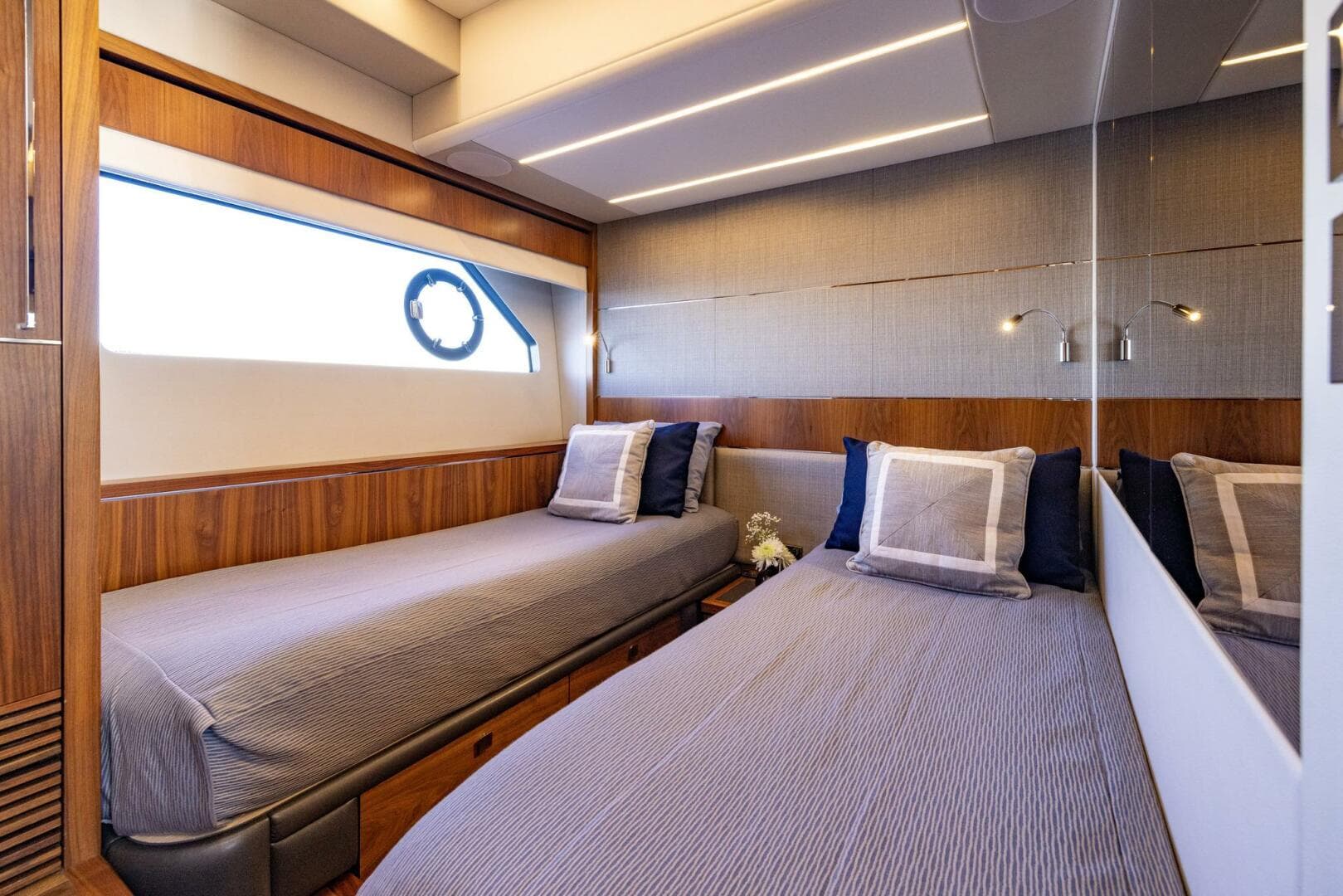 2020 Sunseeker Predator photo 37