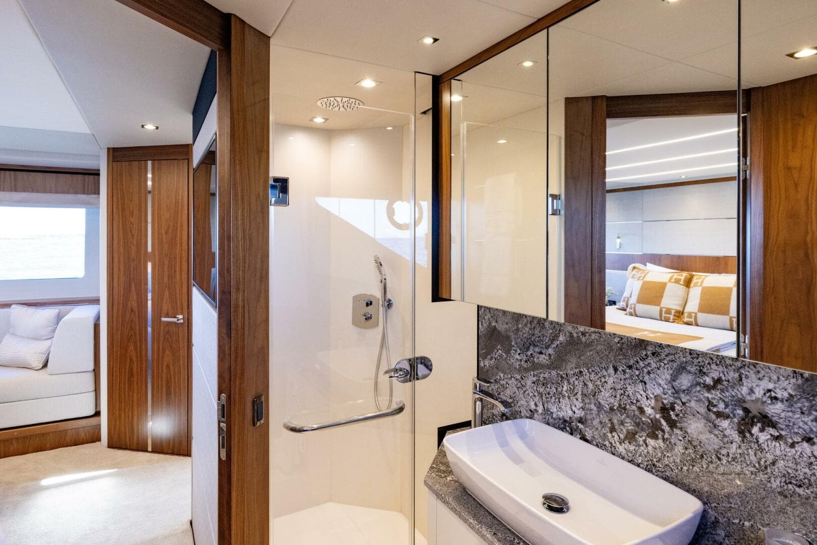 2020 Sunseeker Predator photo 47