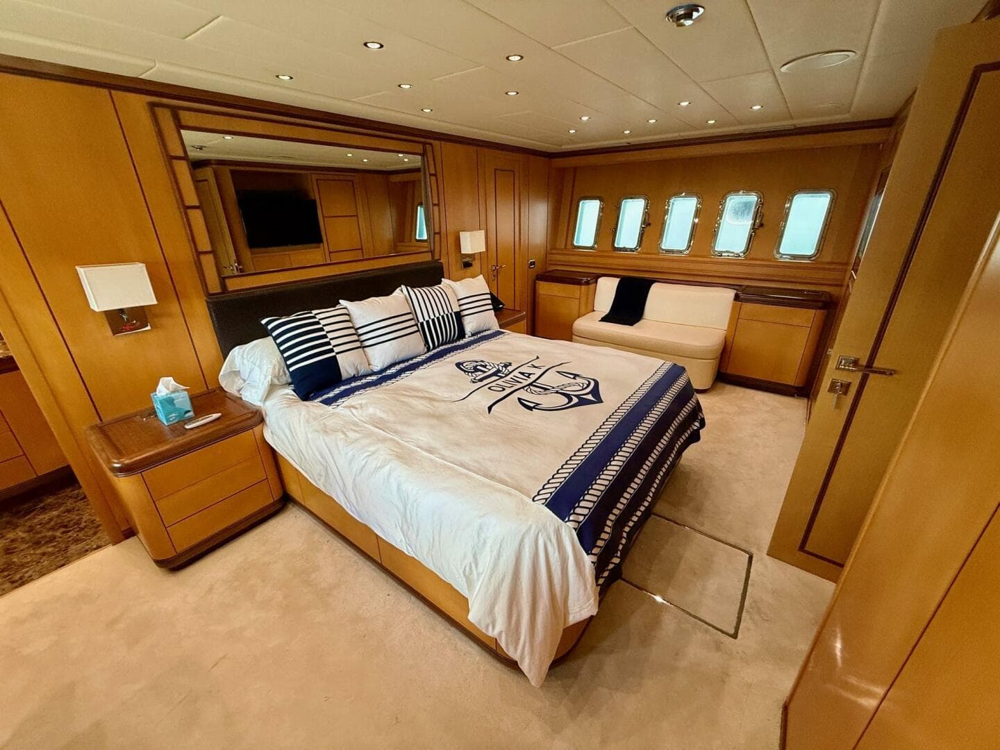 2005 Mangusta 92 photo 11