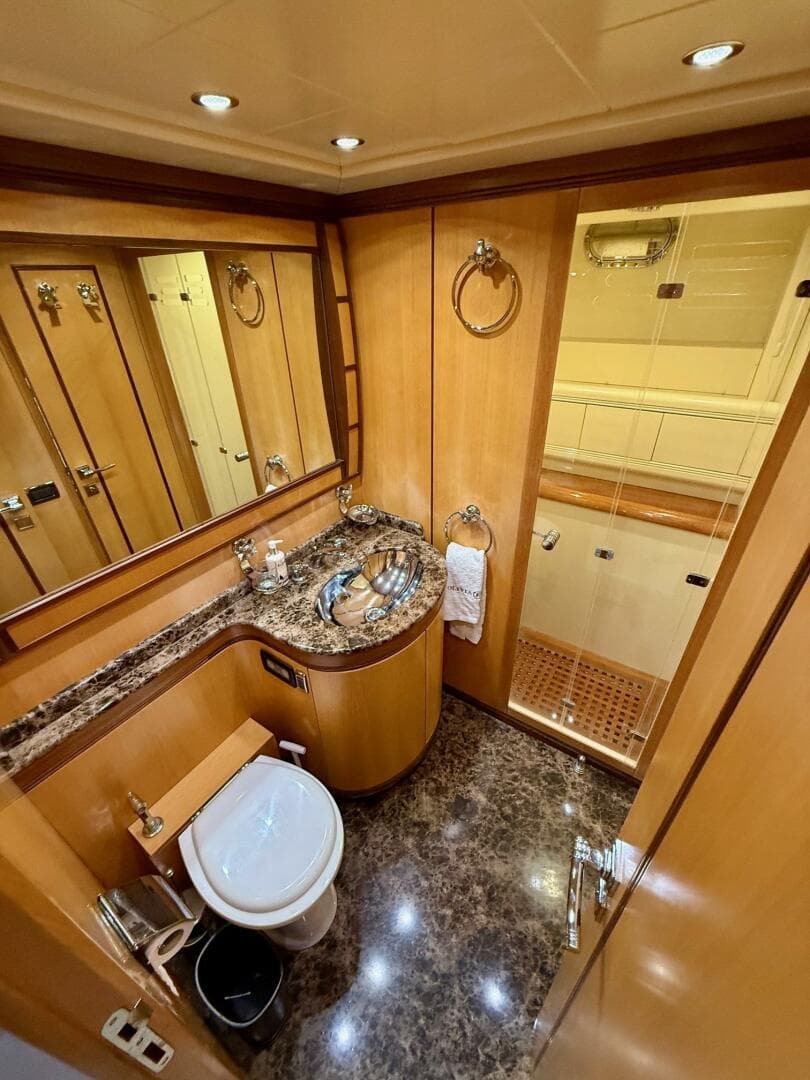 2005 Mangusta 92 photo 10