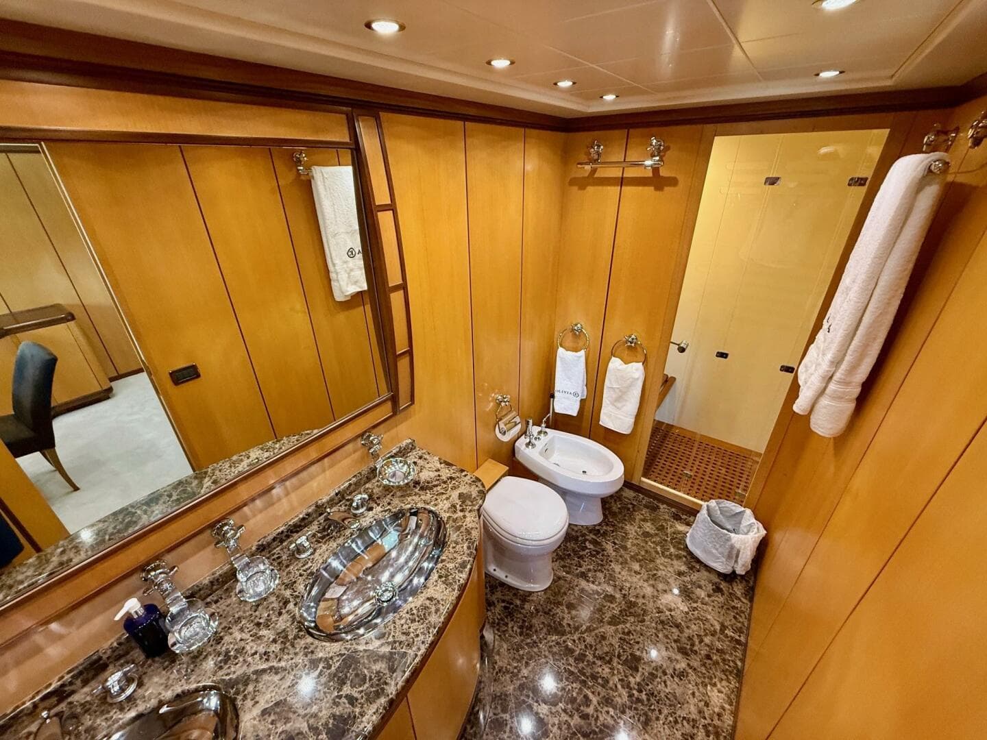 2005 Mangusta 92 photo 13