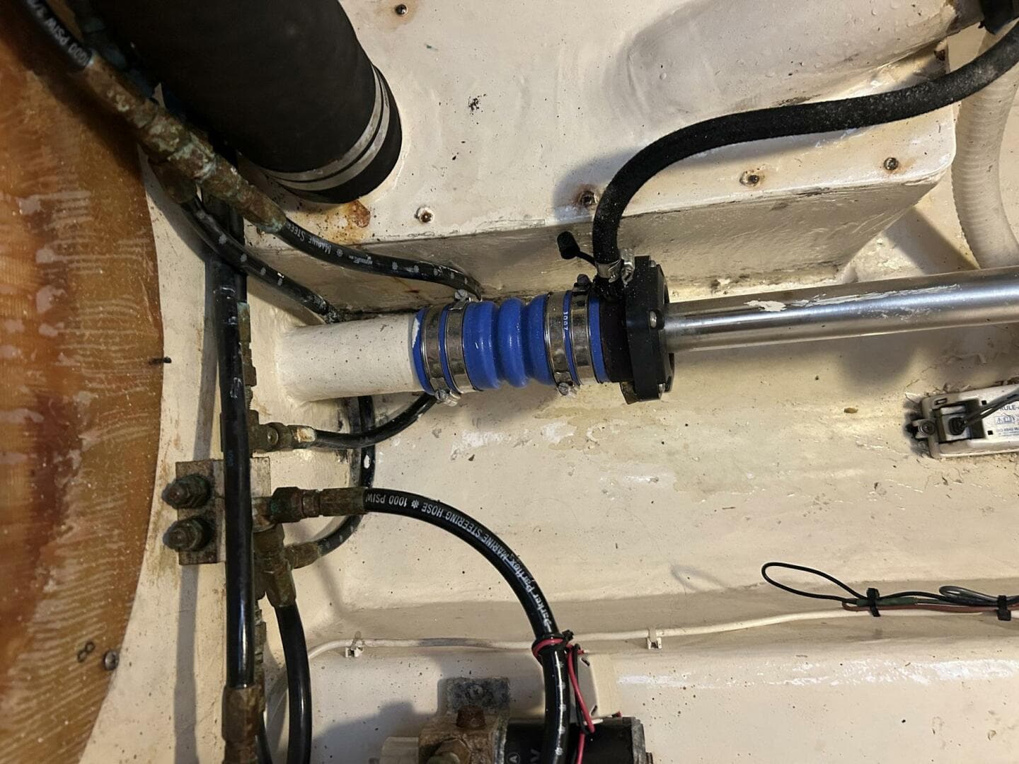 2002 Custom 64 photo 47