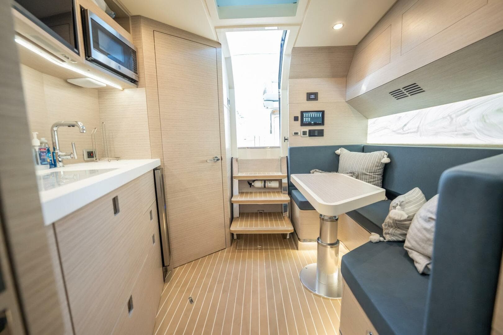 2023 Scout 530 LXF photo 14