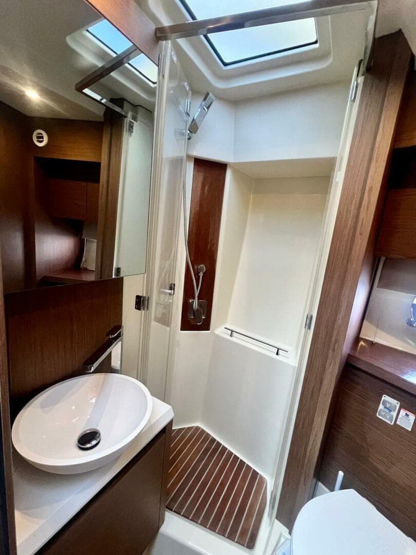 2017 Beneteau Monte Carlo 4 photo 29