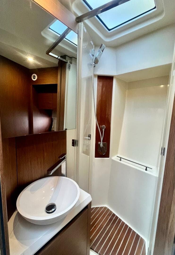 2017 Beneteau Monte Carlo 4 photo 30