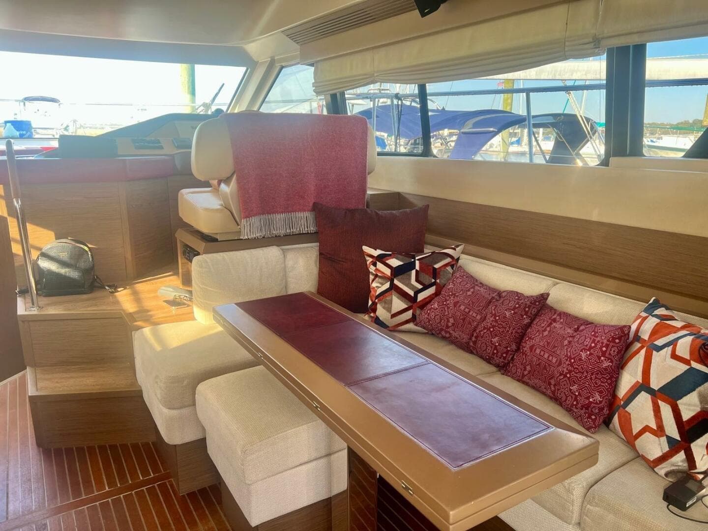 2017 Beneteau Monte Carlo 4 photo 7
