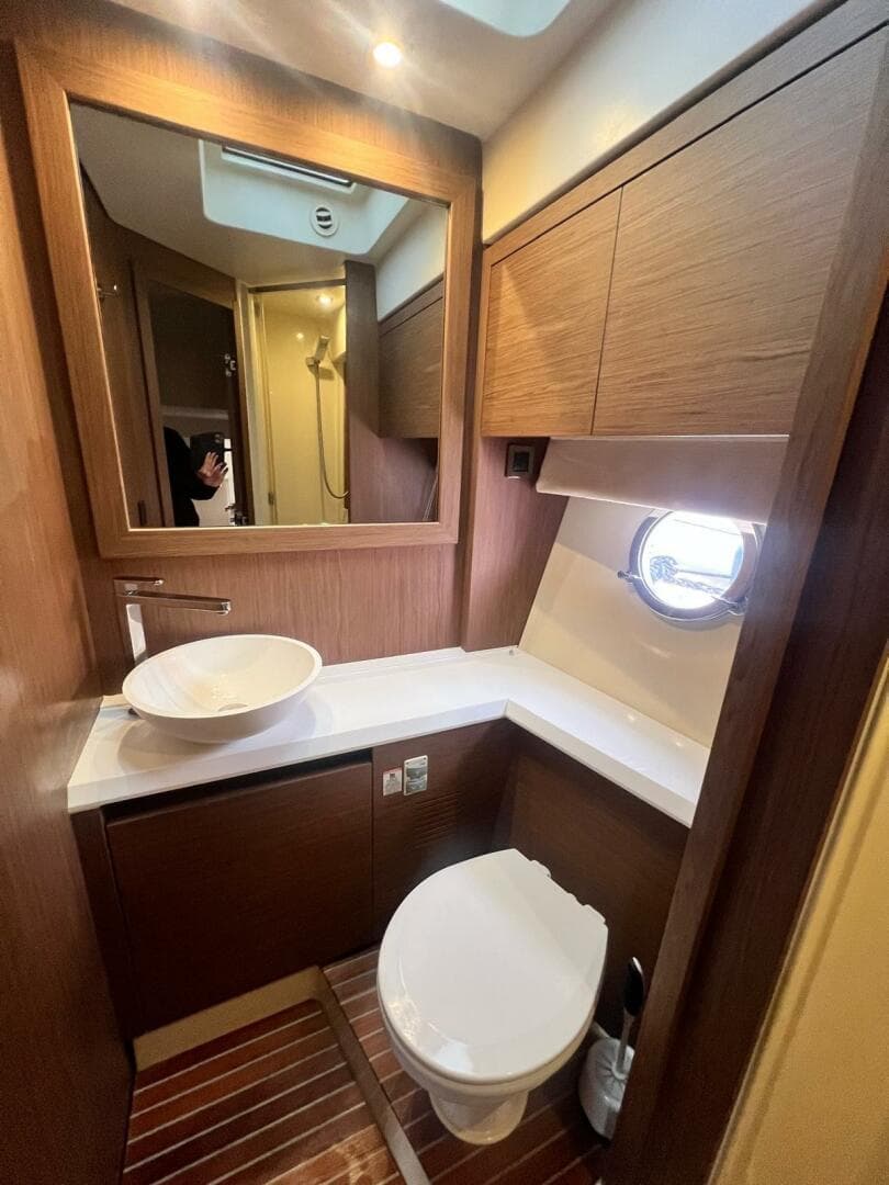 2017 Beneteau Monte Carlo 4 photo 32