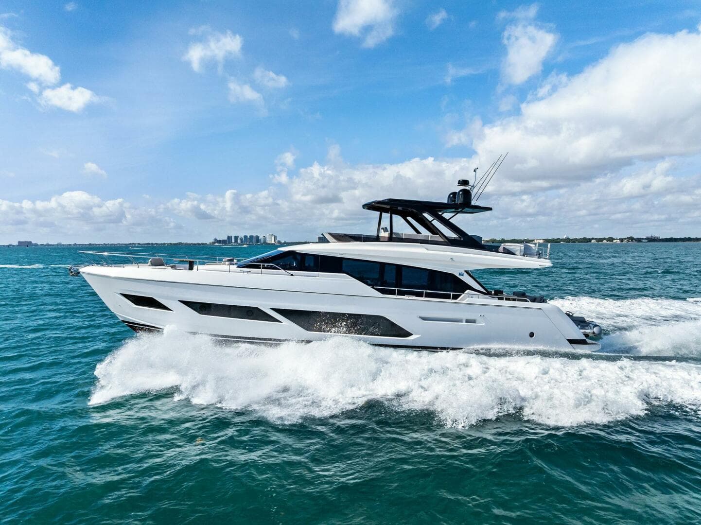 2024 Ferretti Yachts 720 photo 2