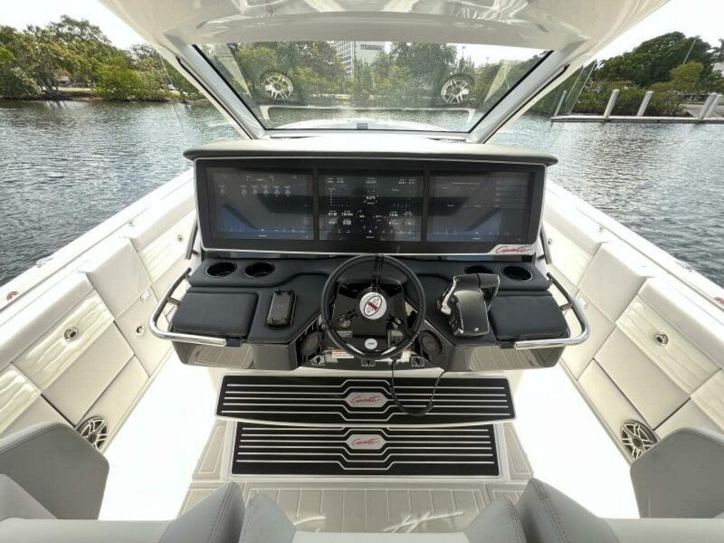 2025 Cigarette NightHawk photo 22