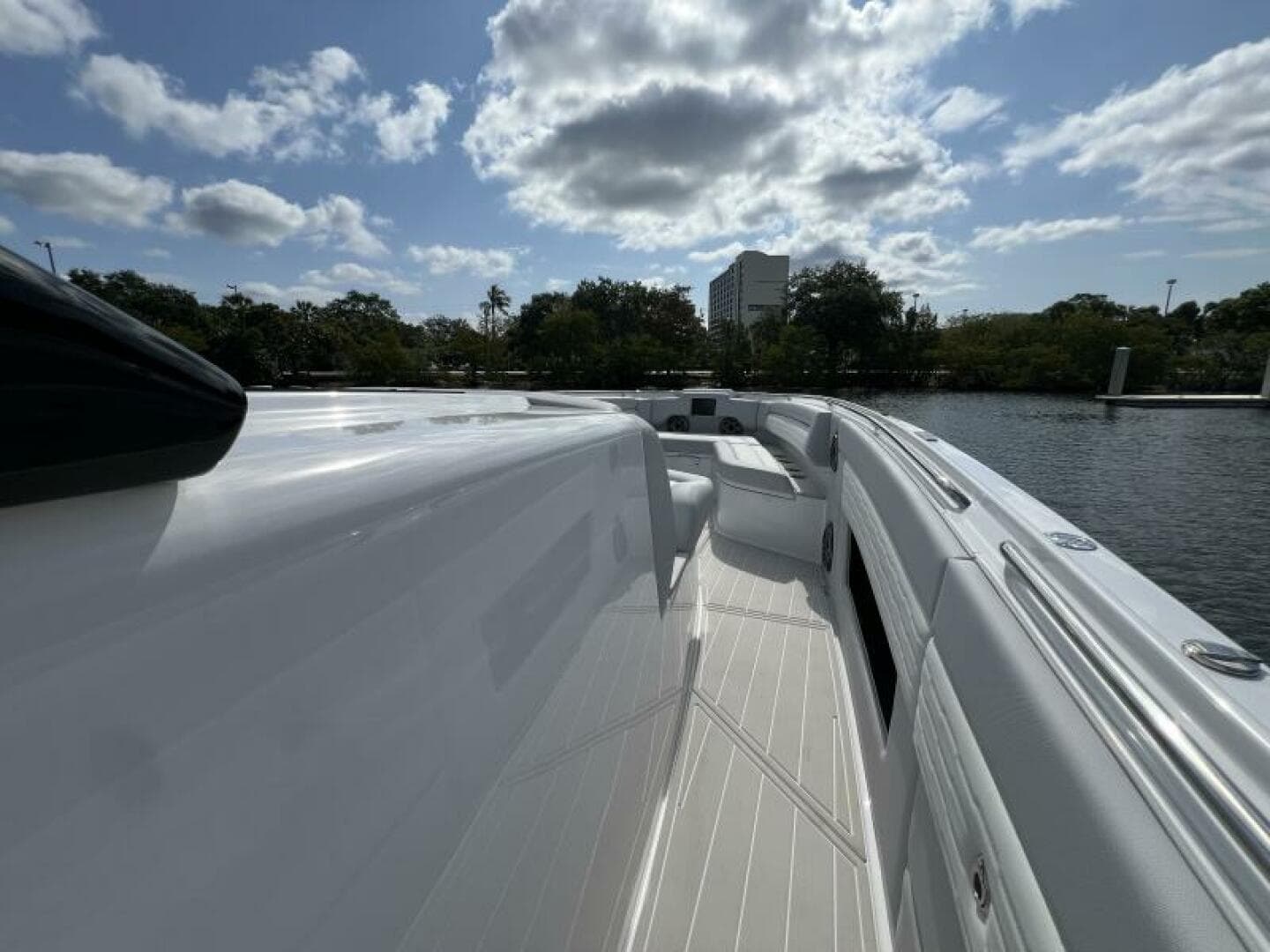 2025 Cigarette NightHawk photo 26