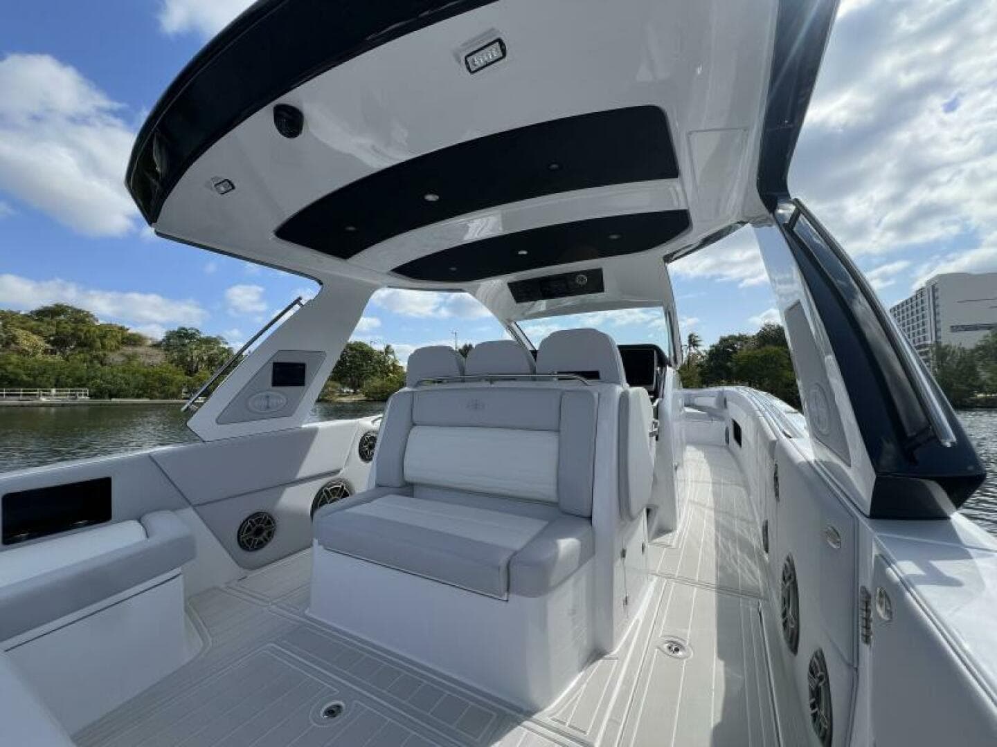 2025 Cigarette NightHawk photo 18