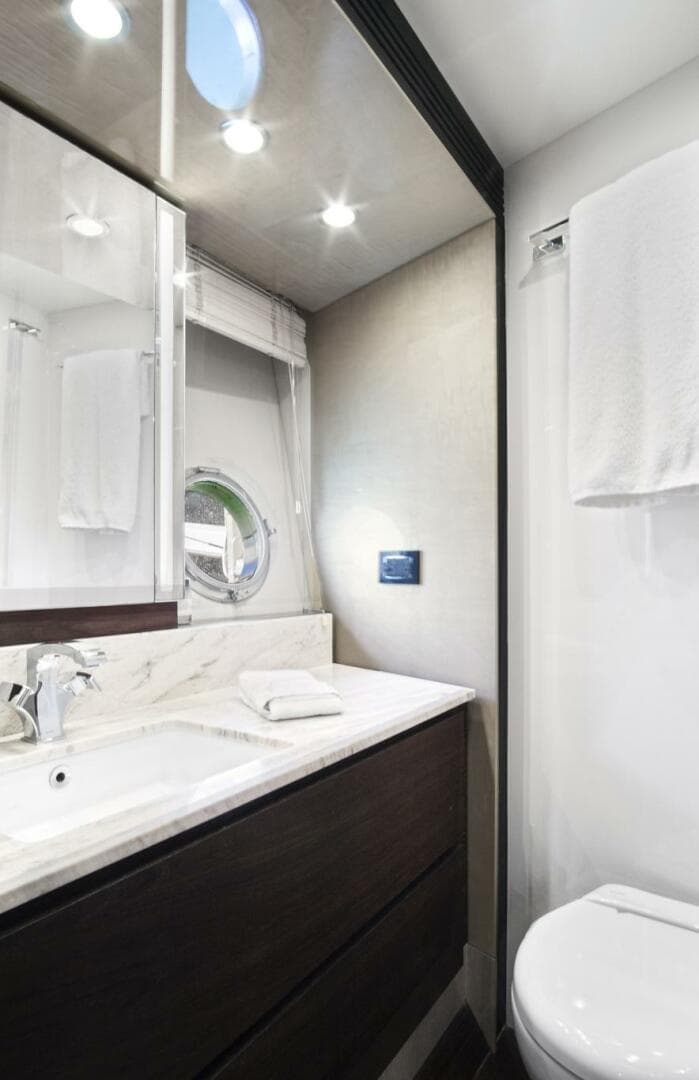 2017 Azimut 72 Flybridge photo 46