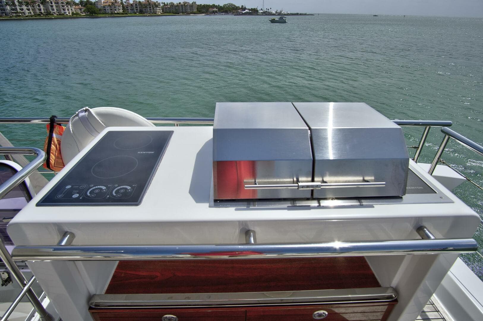 2017 Azimut 72 Flybridge photo 11