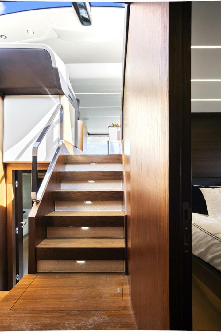 2017 Azimut 72 Flybridge photo 34
