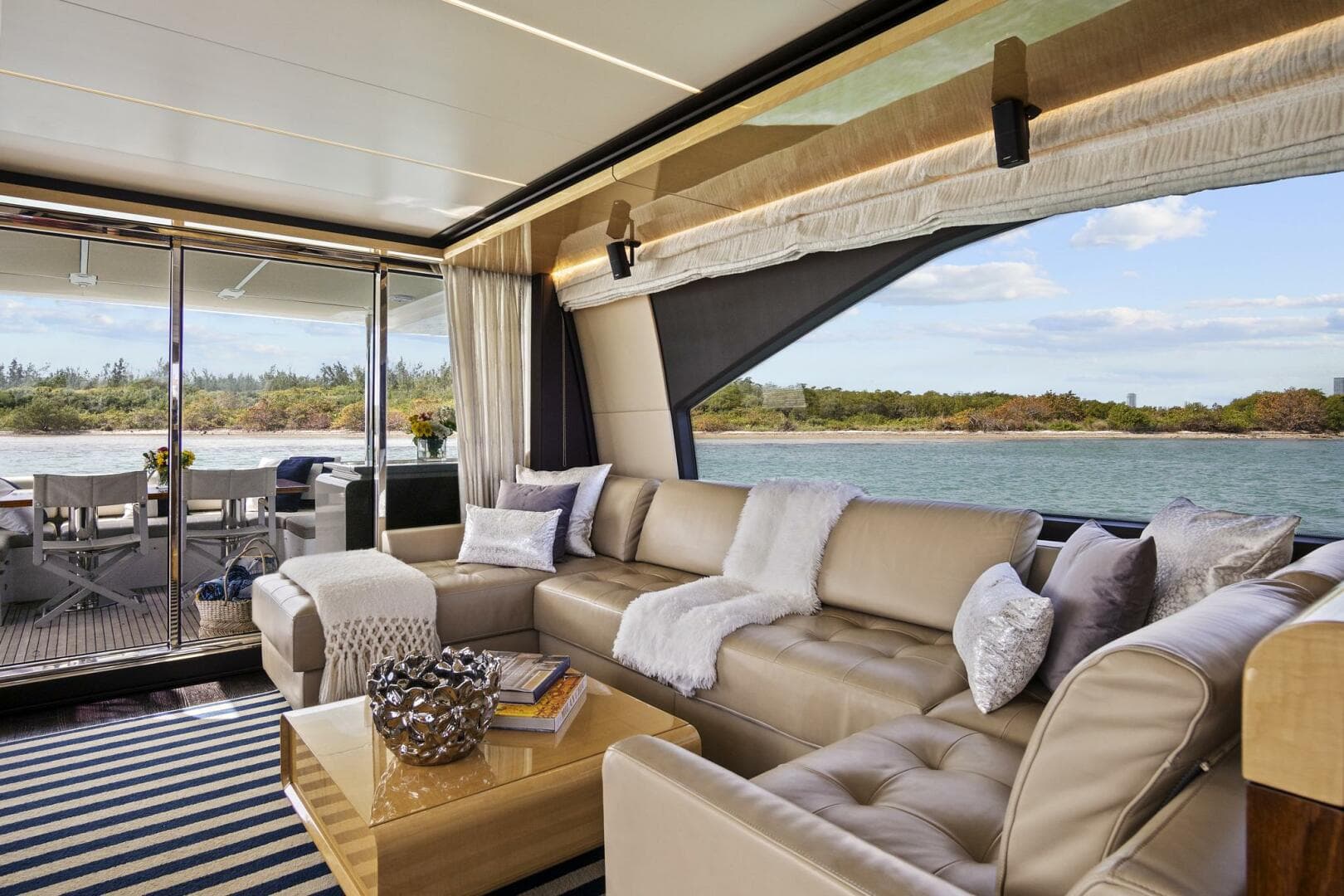 2017 Azimut 72 Flybridge photo 24