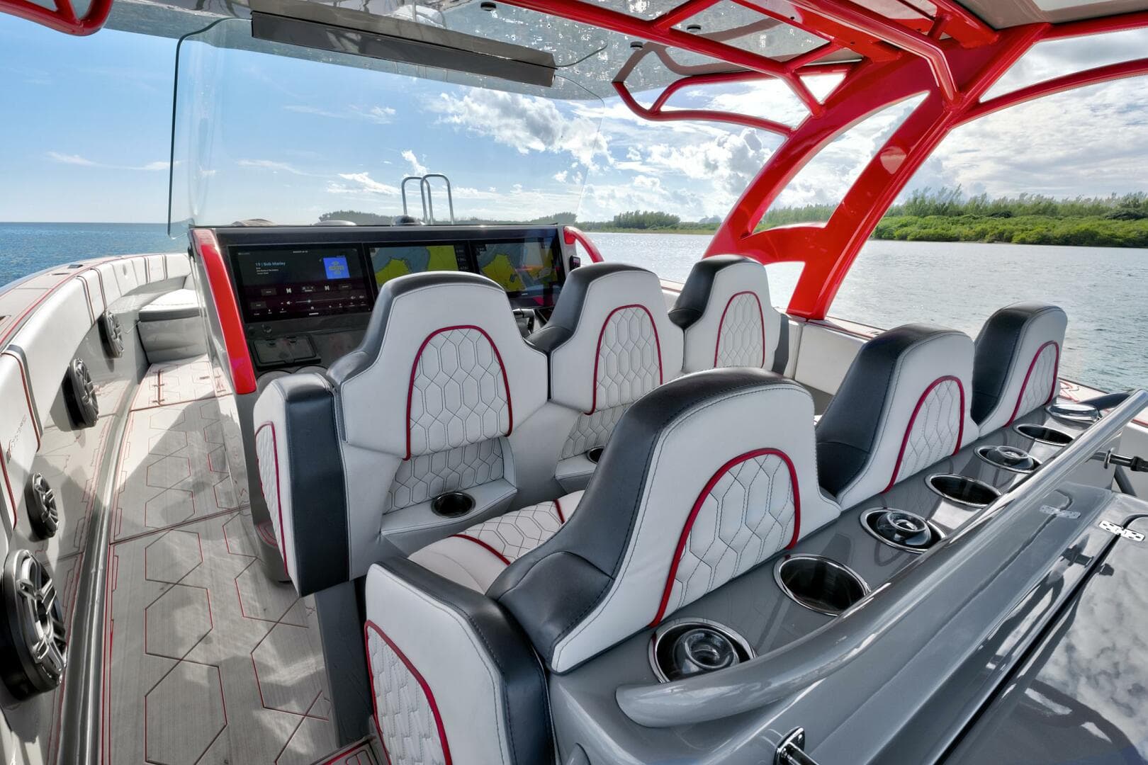 2023 Midnight Express 43 Open photo 23