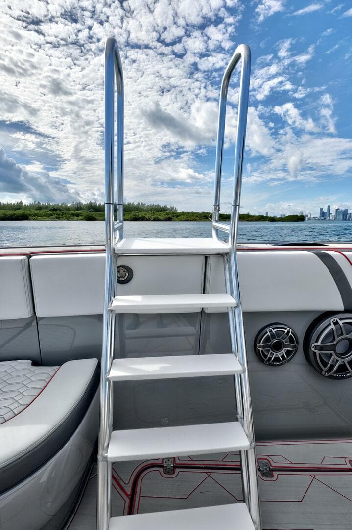 2023 Midnight Express 43 Open photo 32