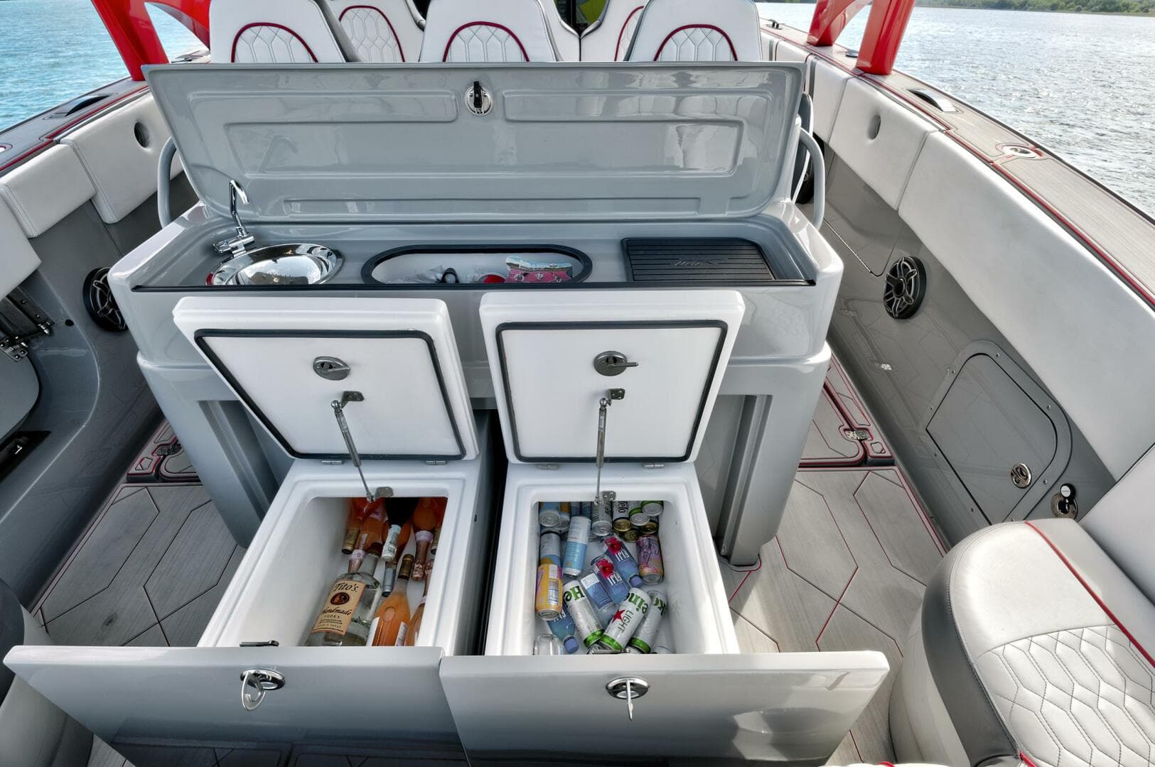 2023 Midnight Express 43 Open photo 29