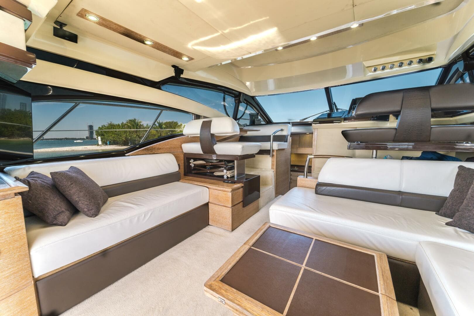 2011 Azimut 48 Flybridge photo 13