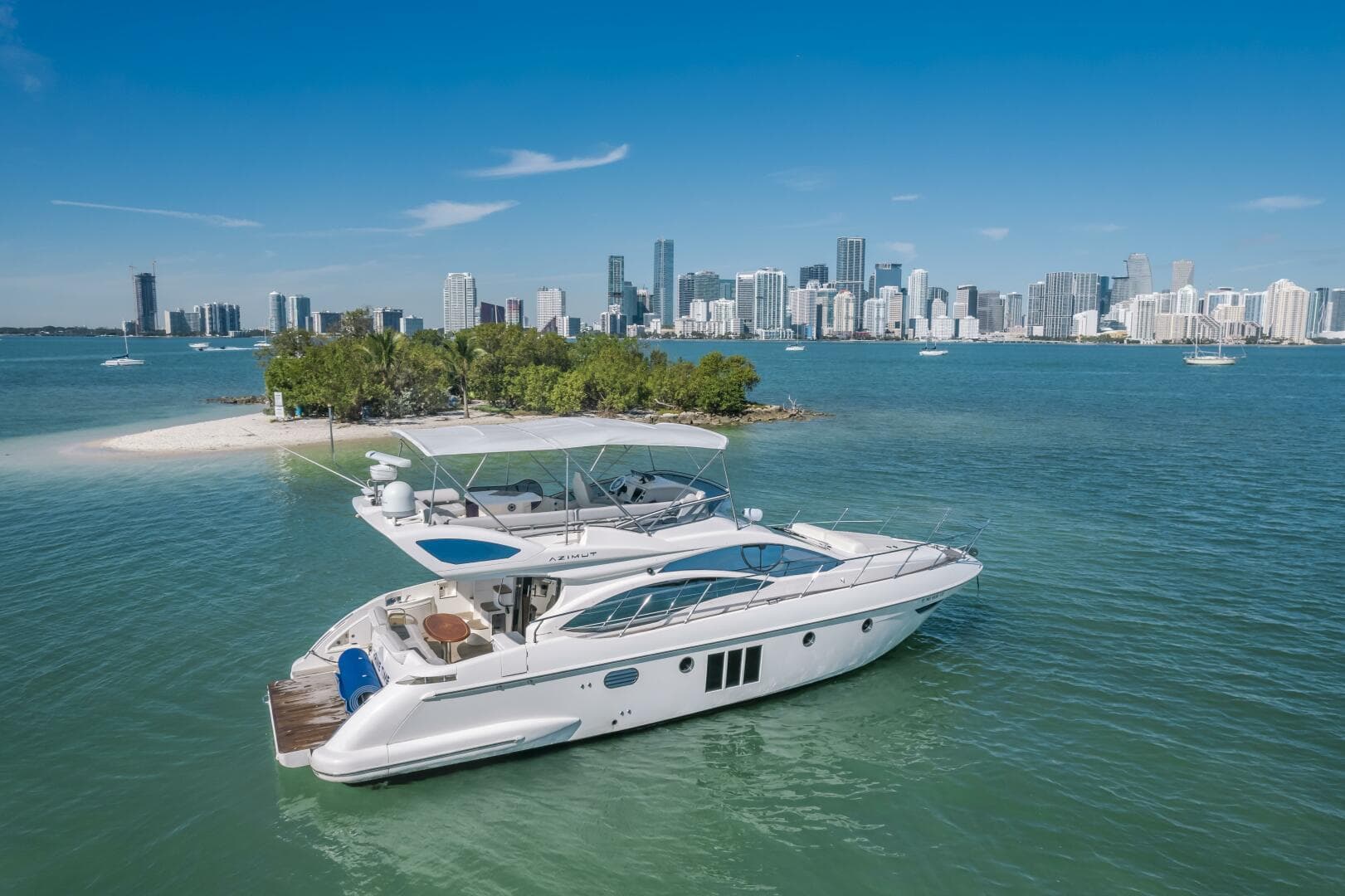 2011 Azimut 48 Flybridge photo 4