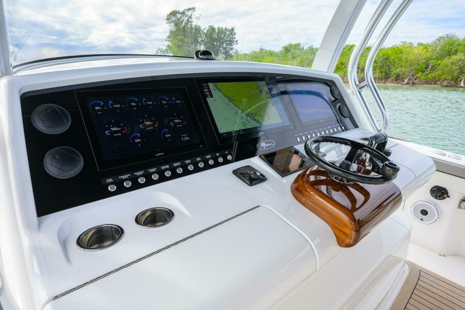 2022 Valhalla Boatworks V-46 photo 9