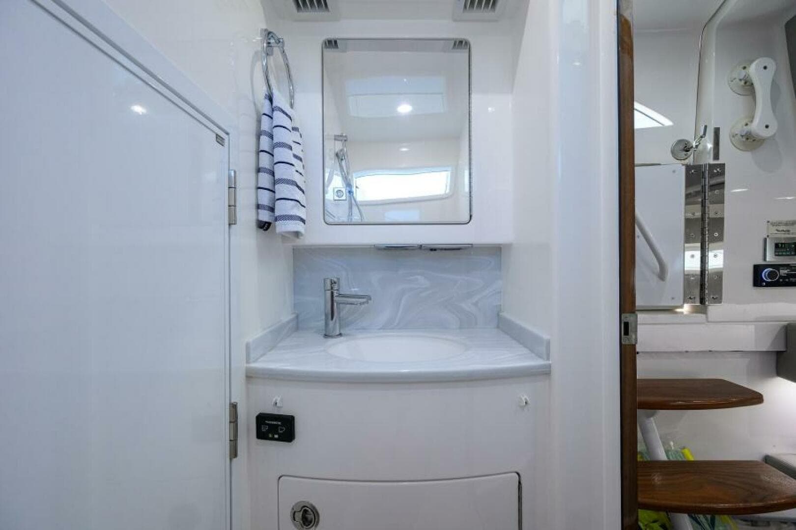 2022 Valhalla Boatworks V-46 photo 6