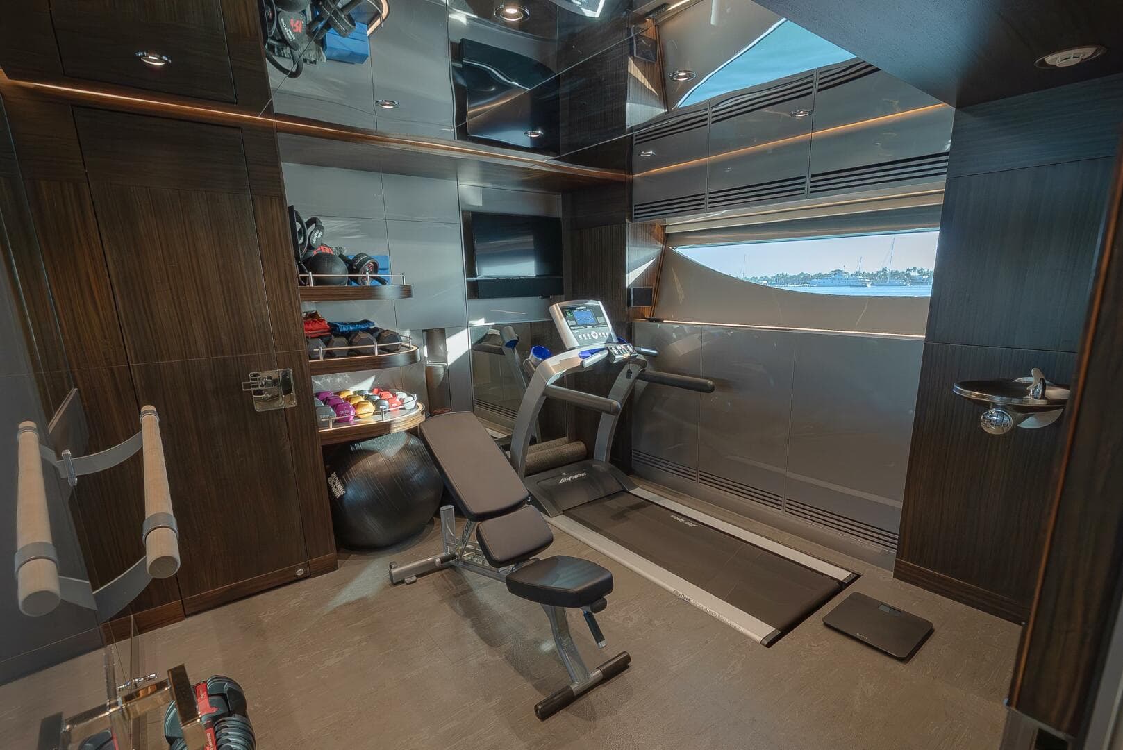 2018 Westport Raised Pilothouse photo 29