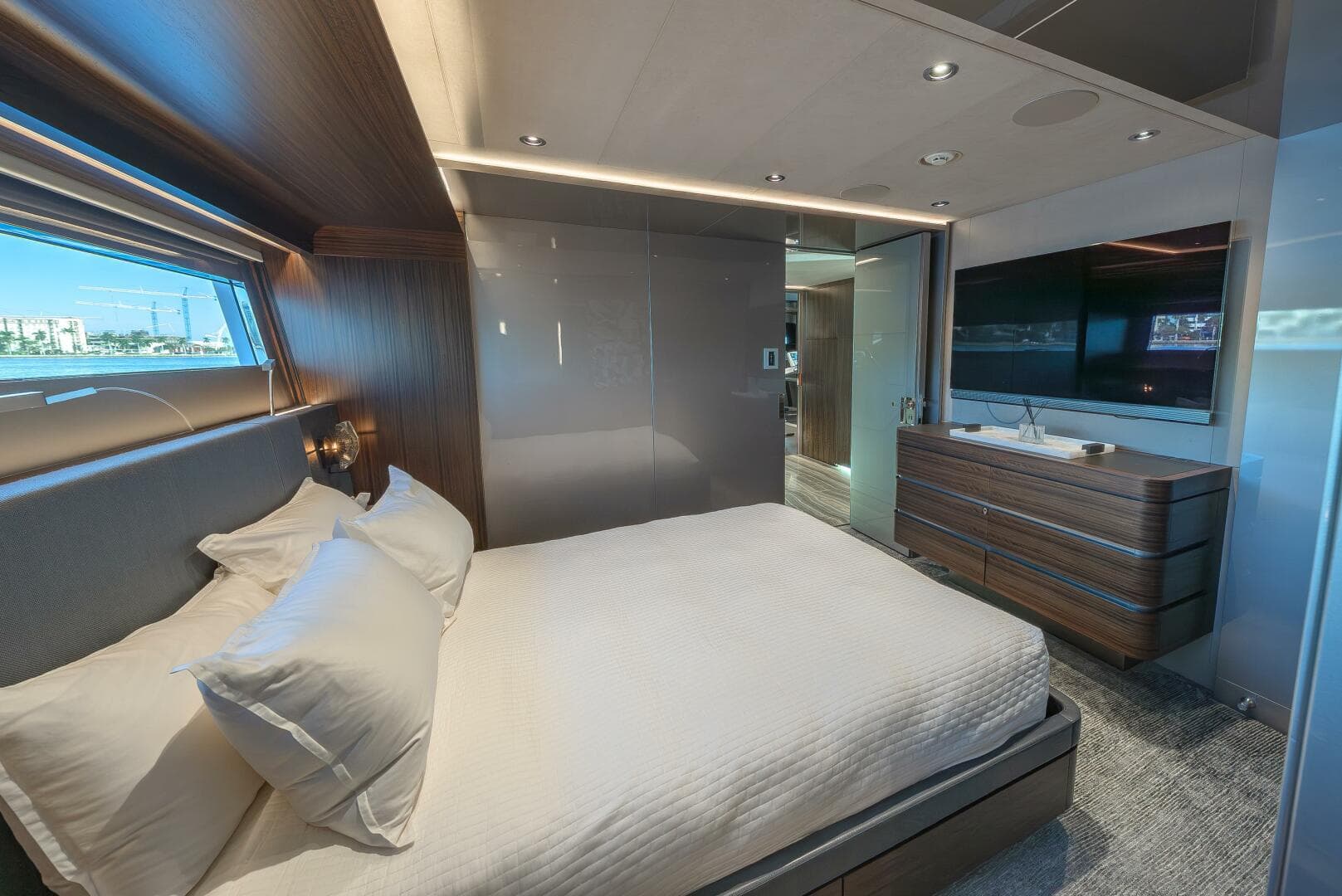 2018 Westport Raised Pilothouse photo 23