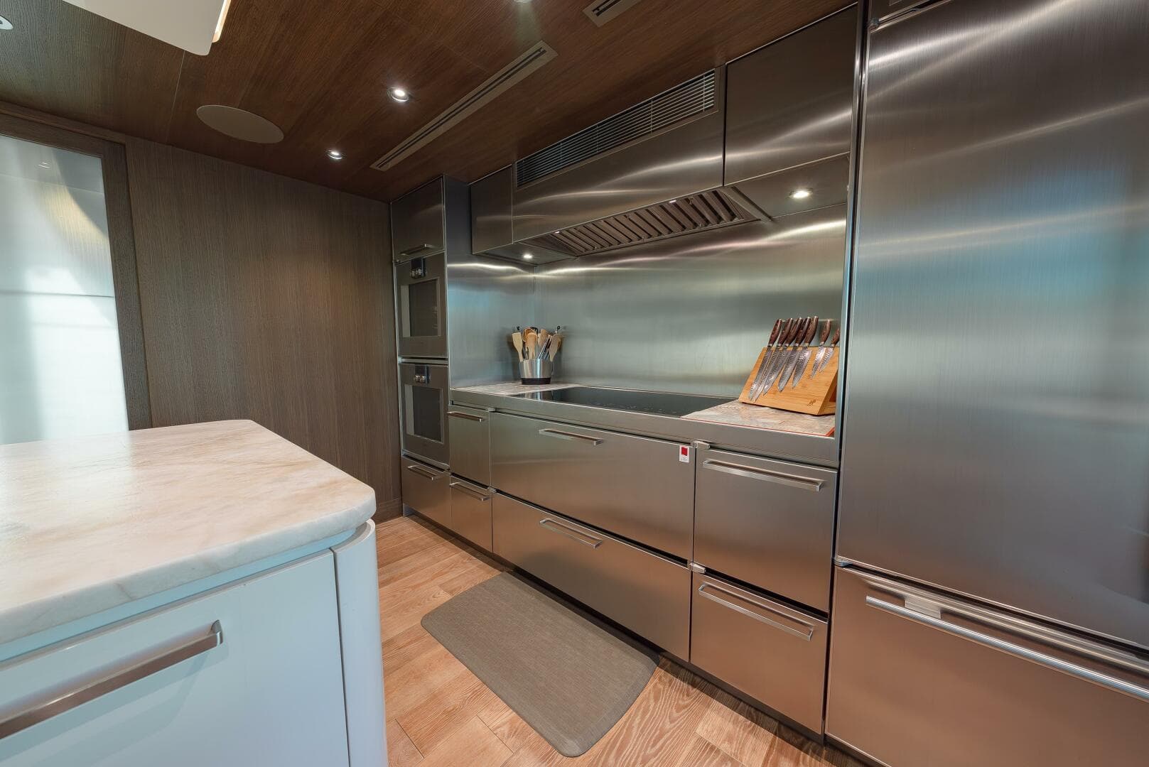 2018 Westport Raised Pilothouse photo 11