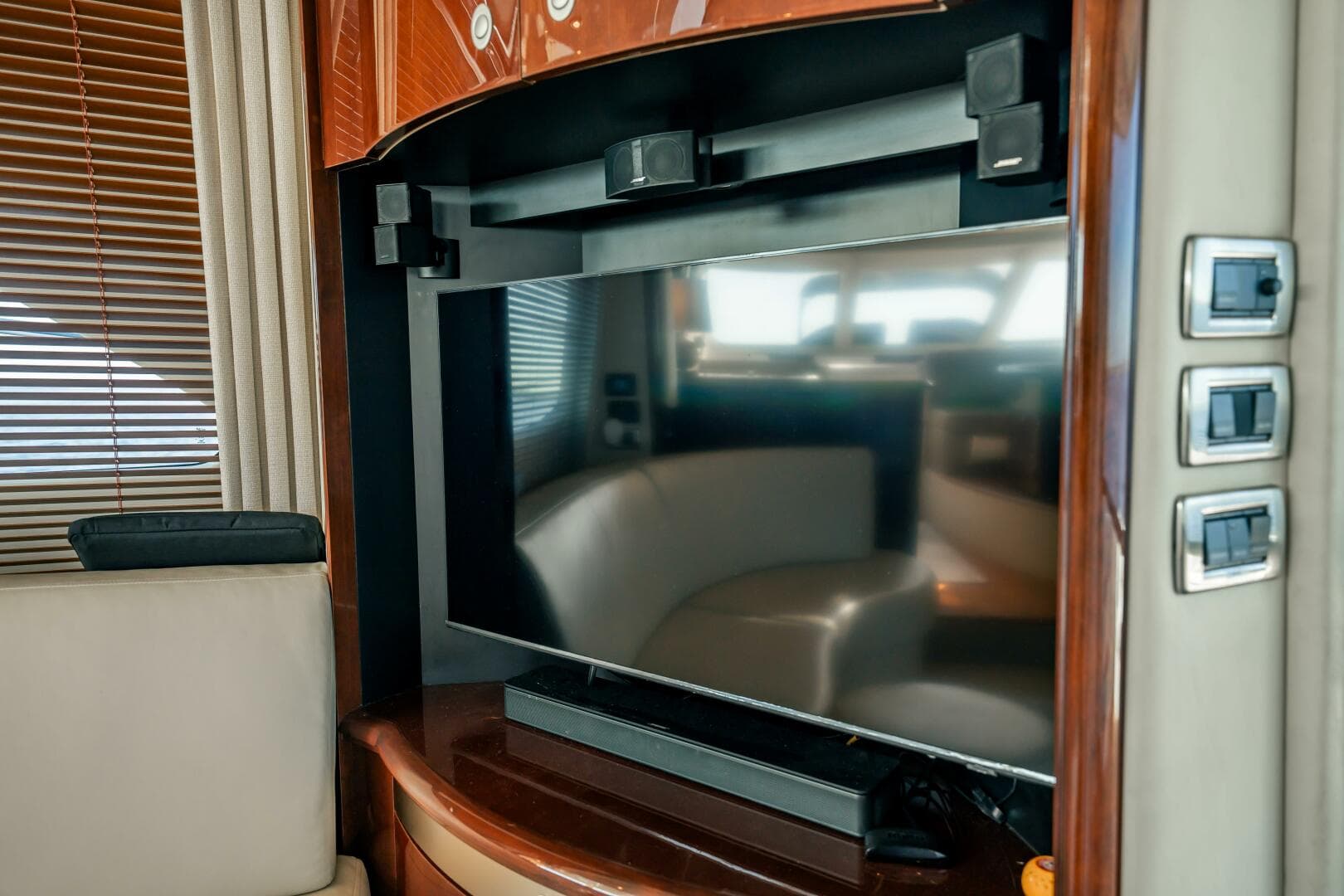 2007 Sea Ray 580 Sedan Bridge photo 22