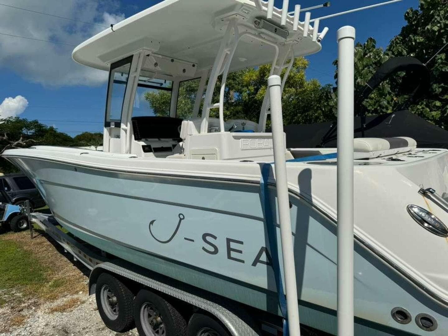 2017 Robalo R302 photo 3