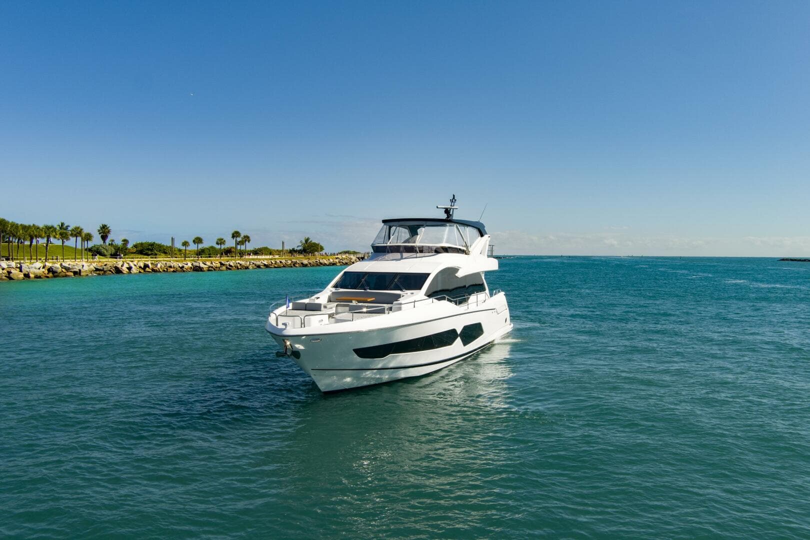 2024 Sunseeker 76 Yacht photo 7