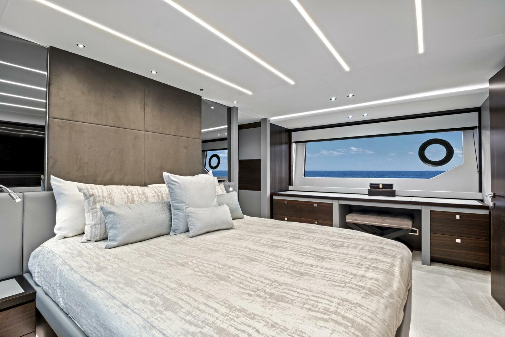 2024 Sunseeker 76 Yacht photo 41