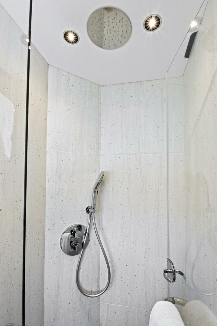 2024 Sunseeker 76 Yacht photo 84