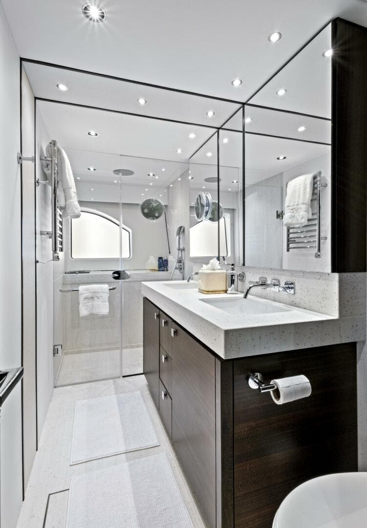 2024 Sunseeker 76 Yacht photo 69